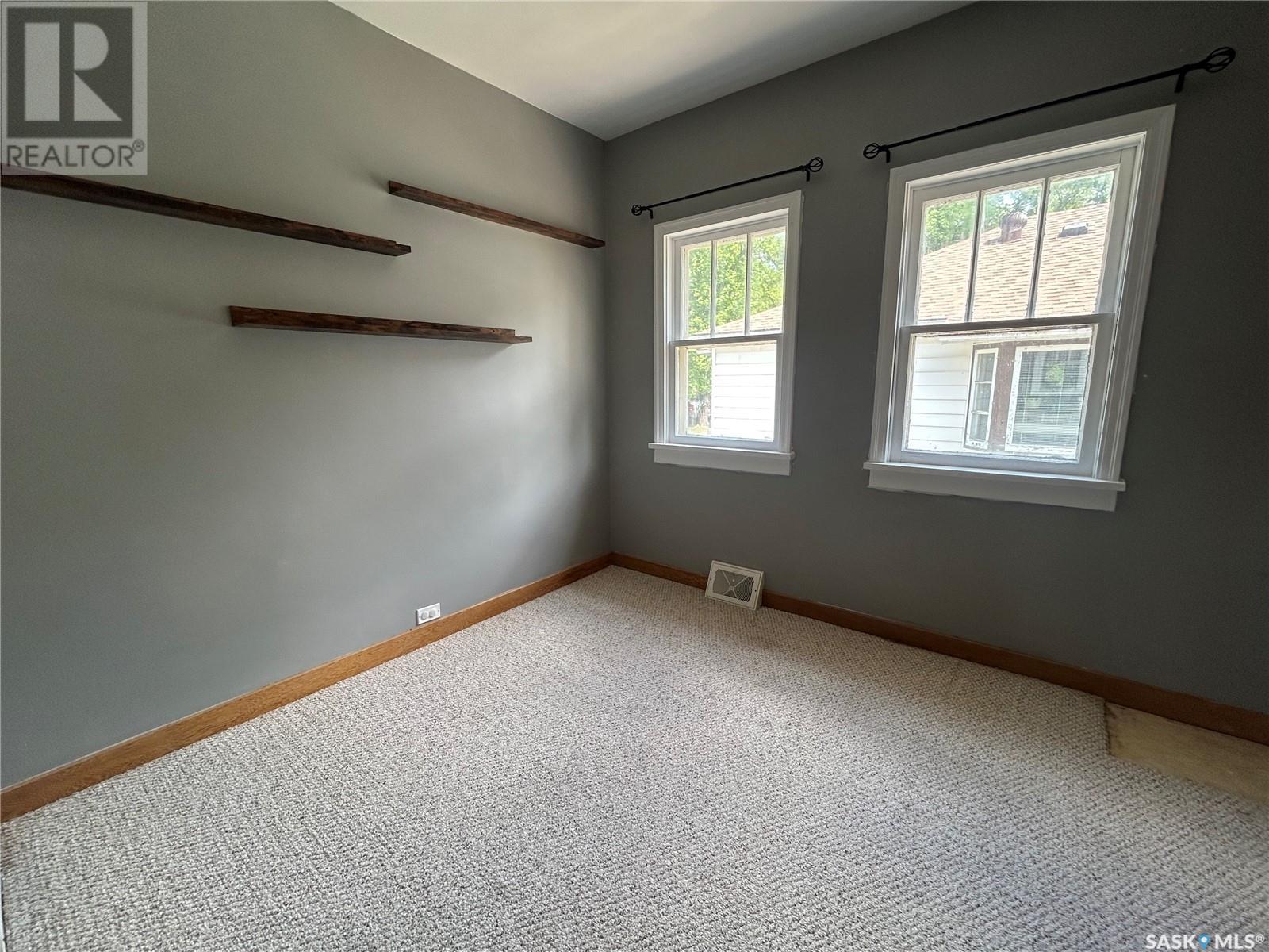 Photo 13 of 106 3rd Avenue E, Nokomis SK