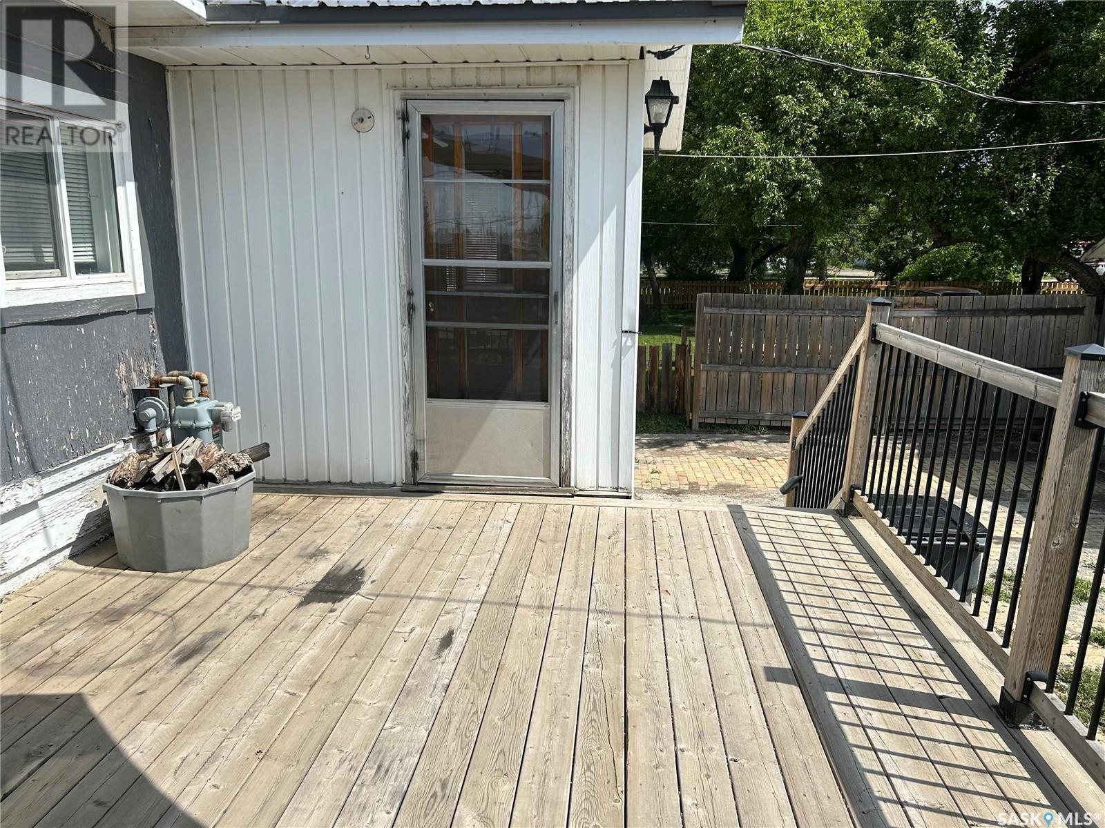 Photo 16 of 106 3rd Avenue E, Nokomis SK