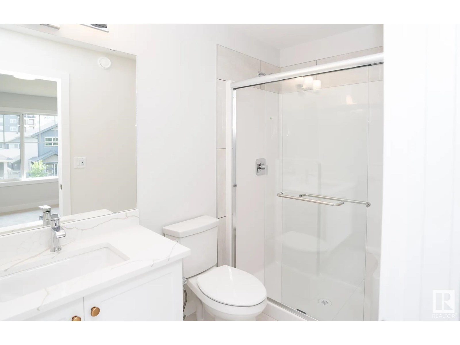Photo 9 of 6134 Carr Rd Nw, Edmonton AB