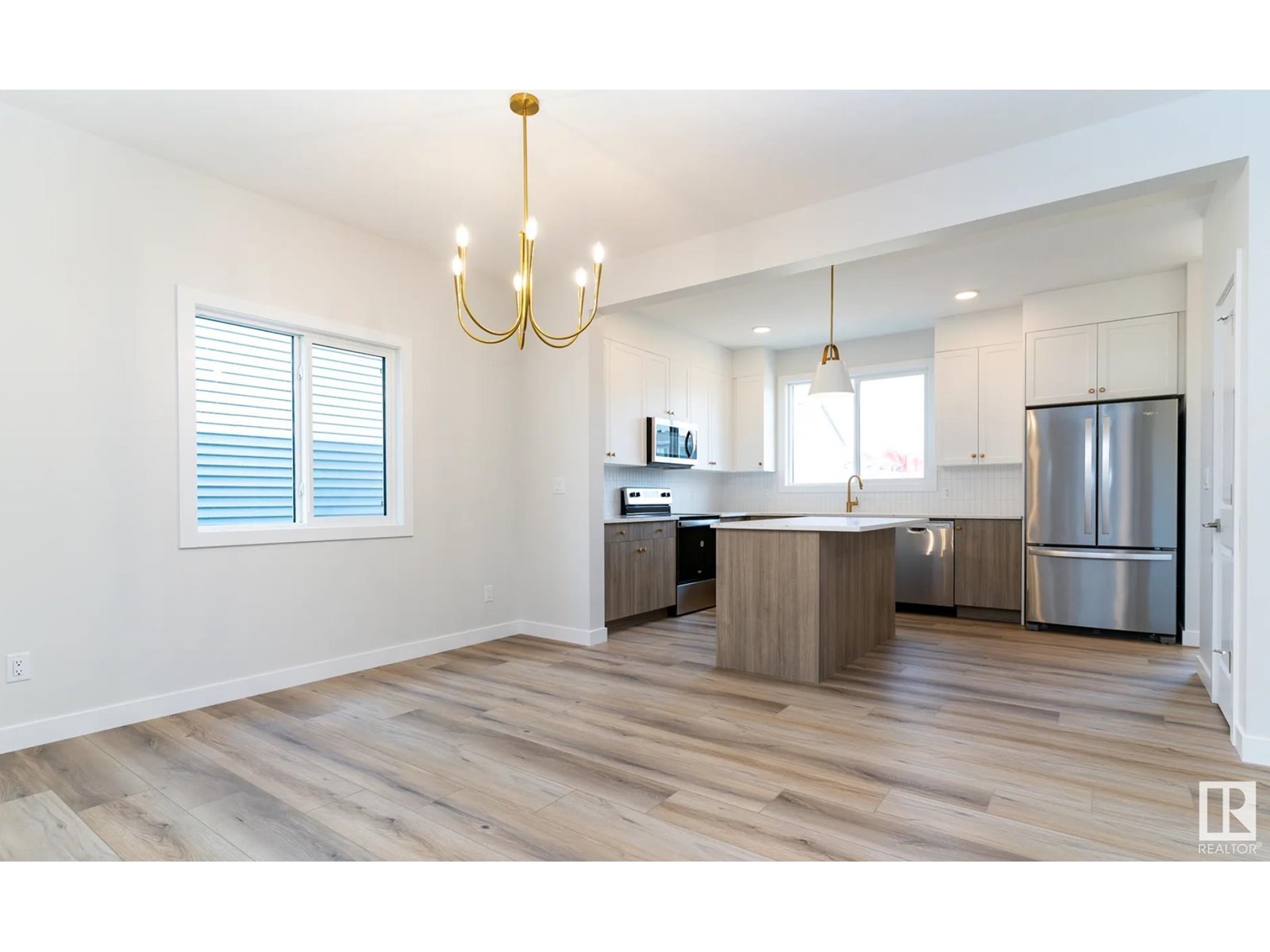 Photo 2 of 6134 Carr Rd Nw, Edmonton AB