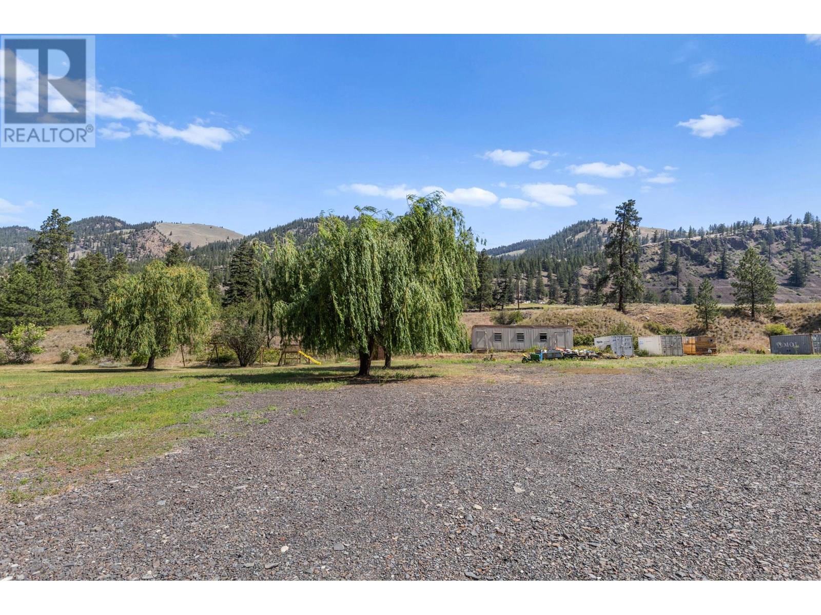 6097 Highway 3, Hedley