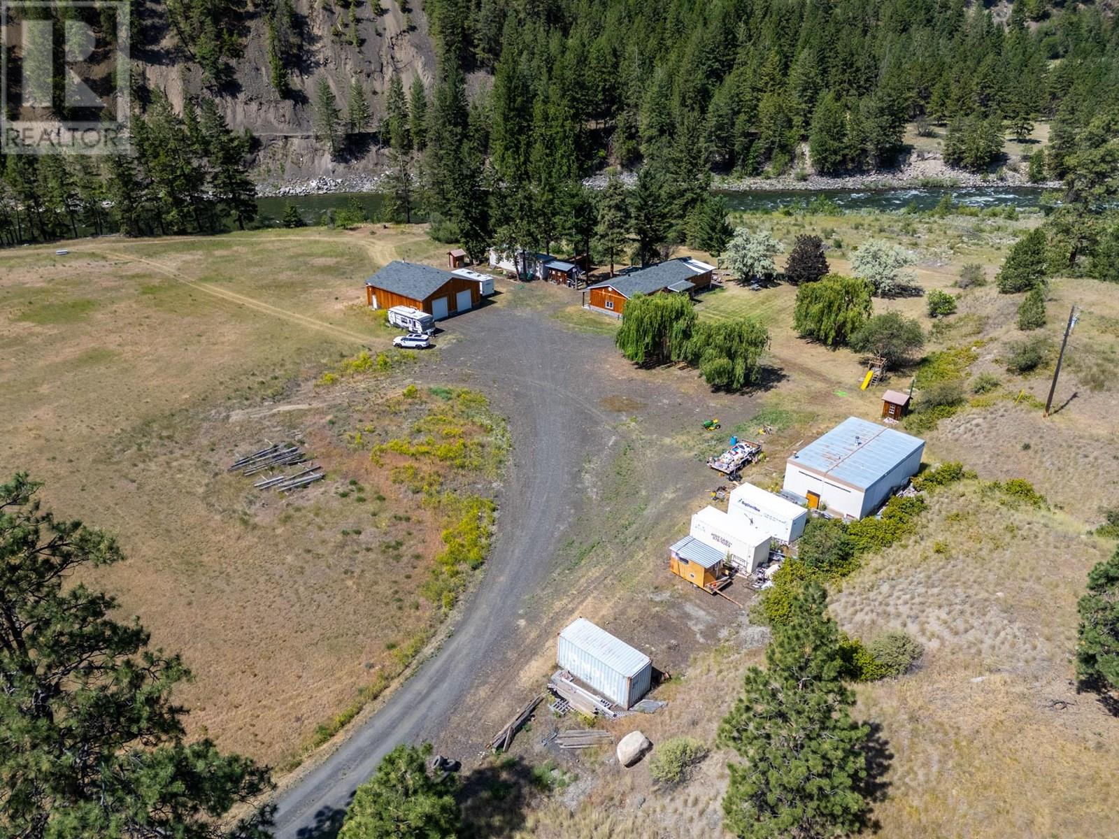 6097 Highway 3, Hedley