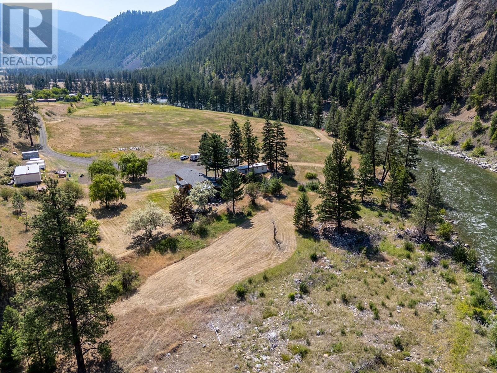 6097 Highway 3, Hedley