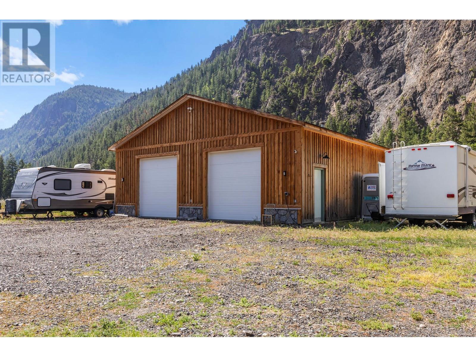 6097 Highway 3, Hedley