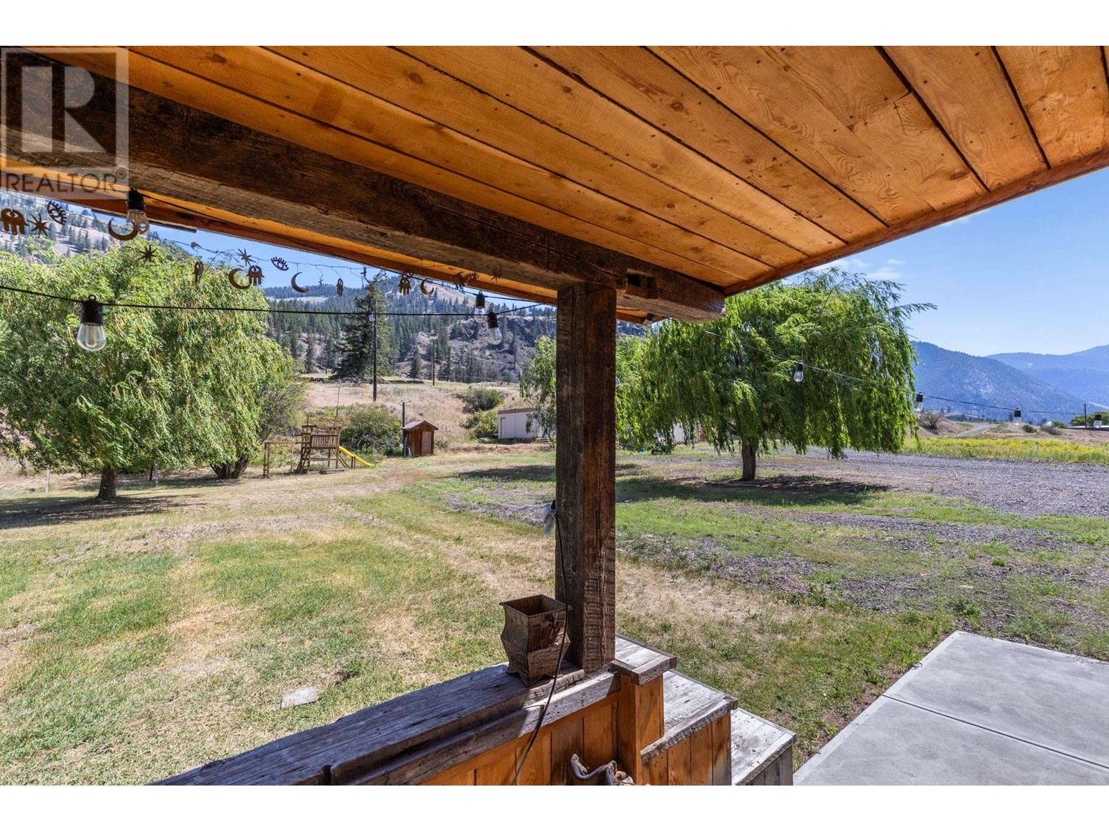 6097 Highway 3, Hedley