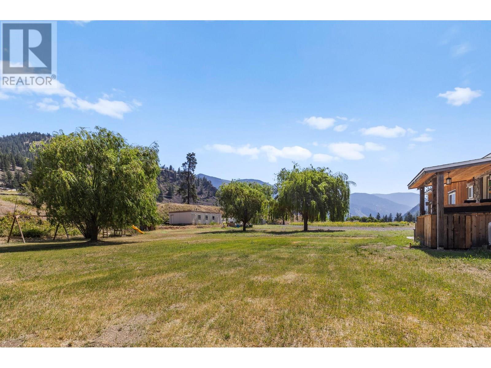 6097 Highway 3, Hedley