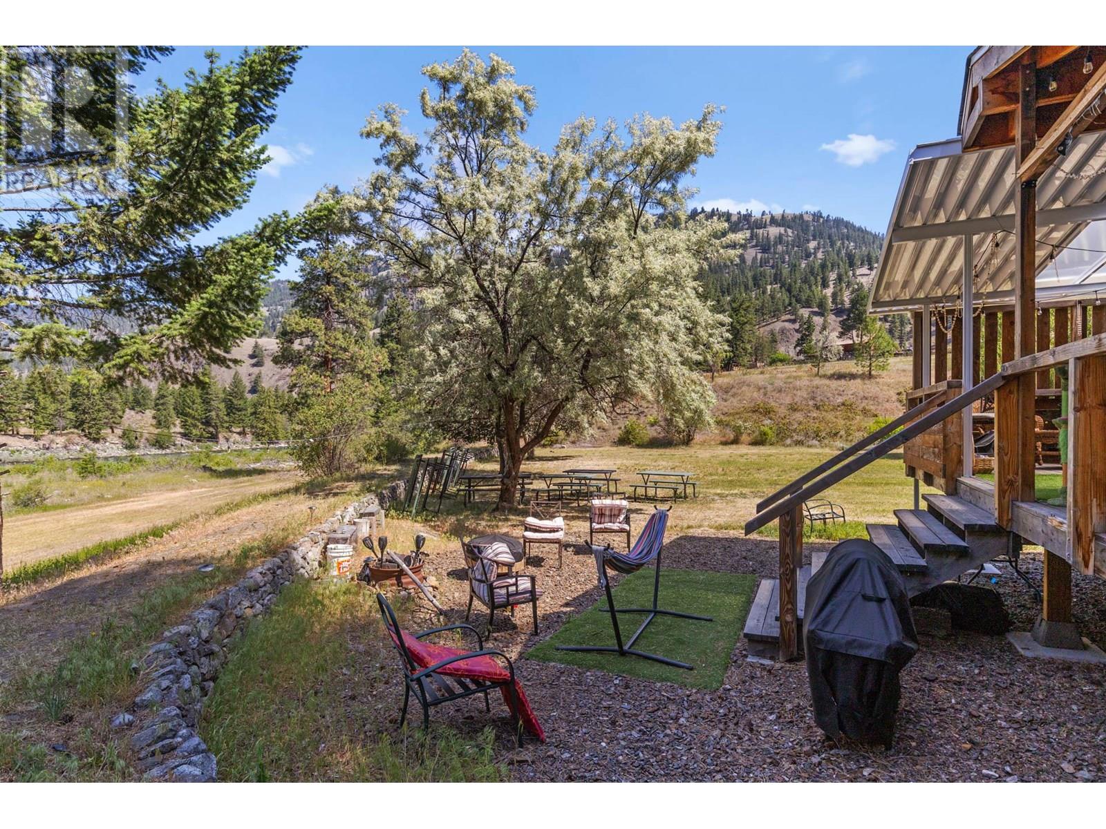 6097 Highway 3, Hedley