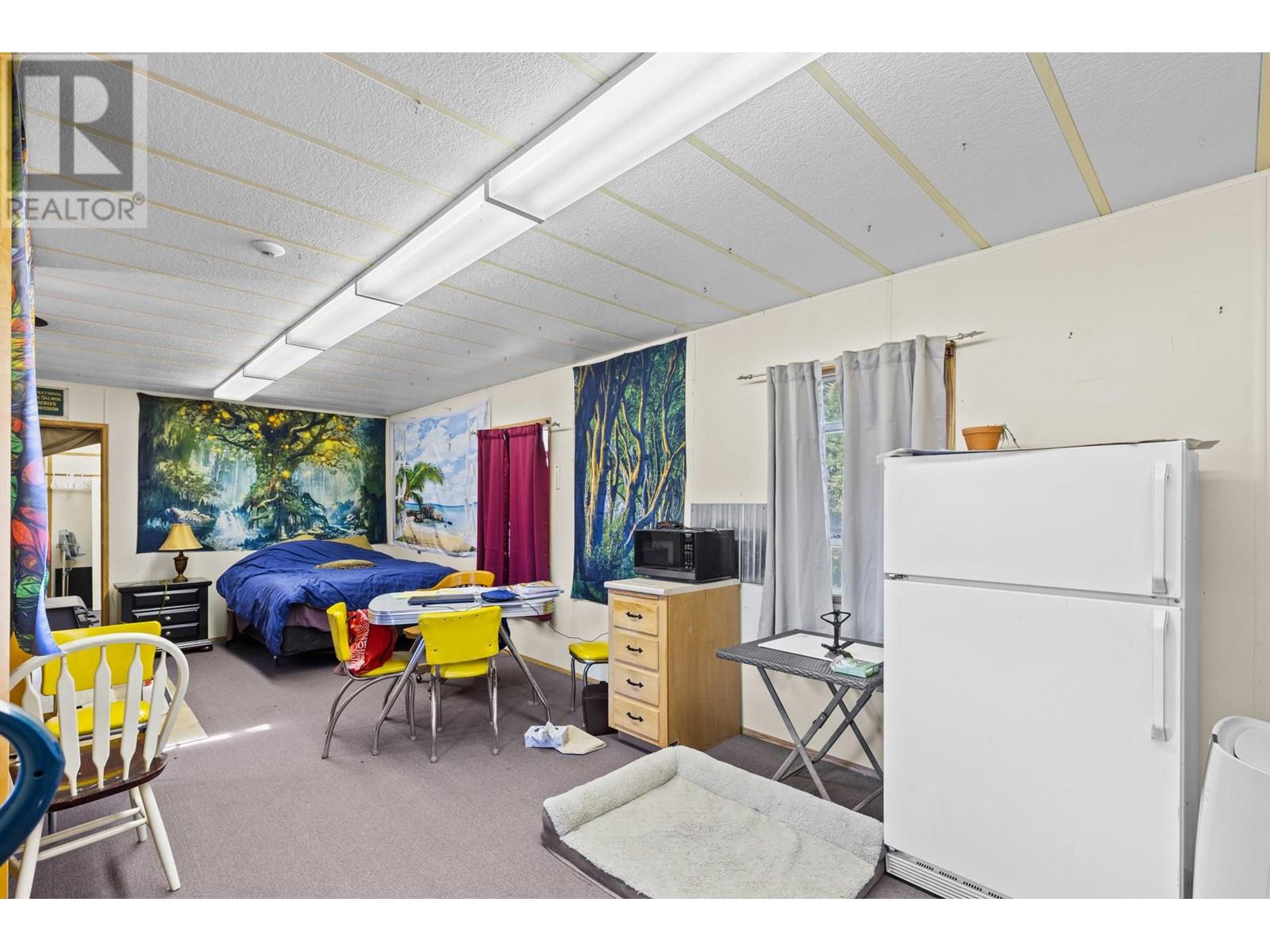 6097 Highway 3, Hedley