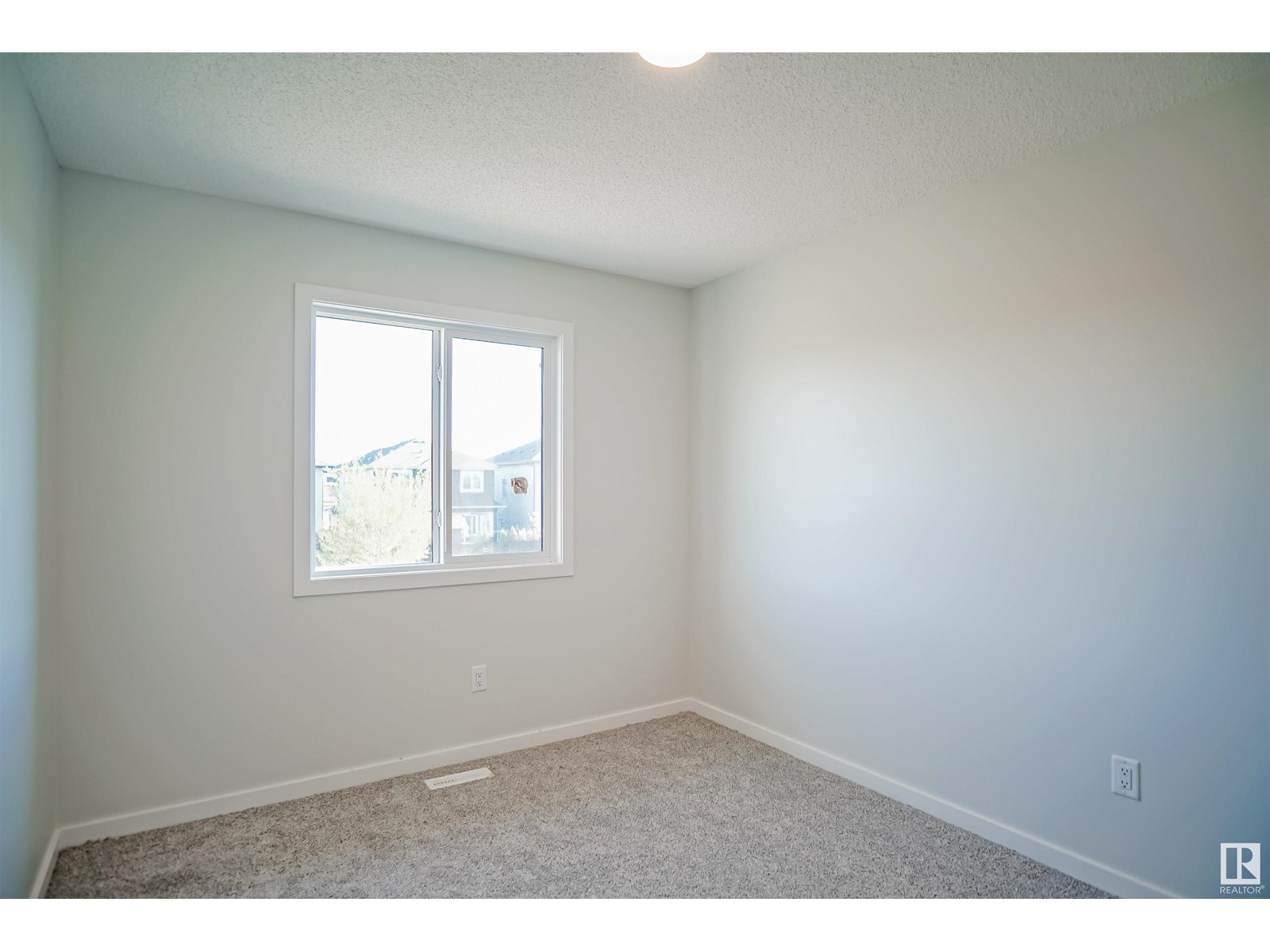 Photo 14 of 18134 73 A St Nw, Edmonton AB