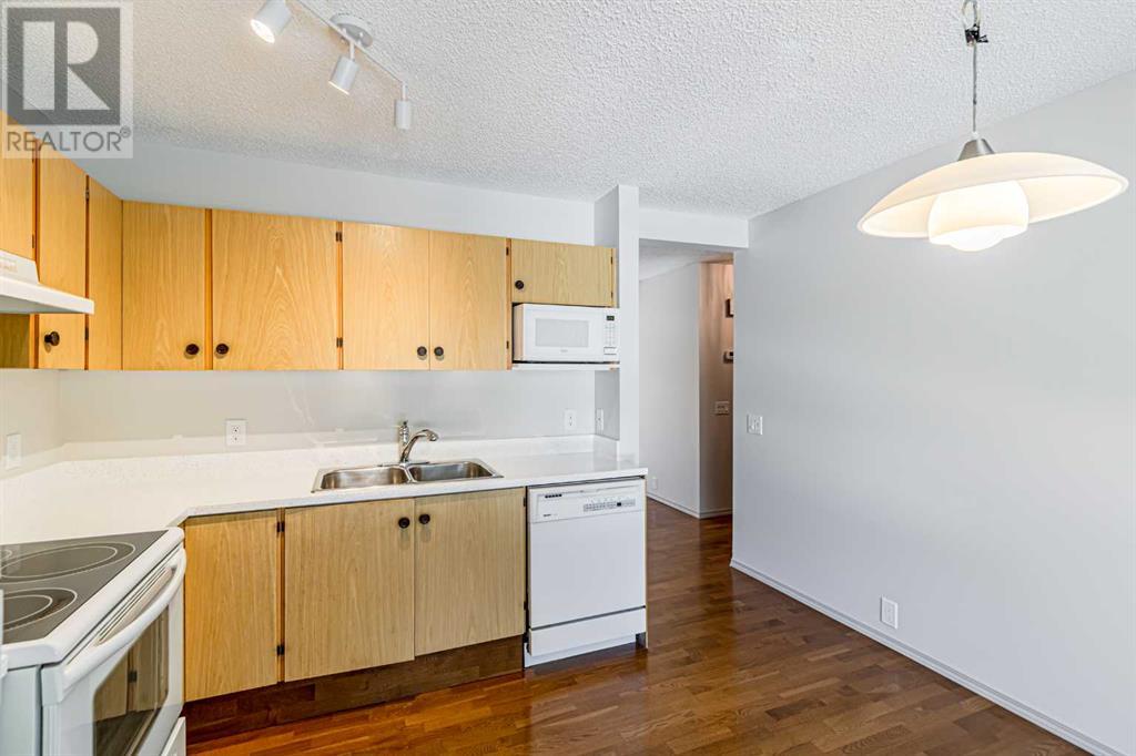 Single Family House for Sale in    Avenue SW Glamorgan Calgary 