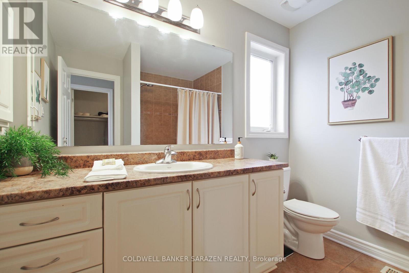 https://ddfcdn.realtor.ca/listing/TS638861492361100000/reb76/highres/8/x12238258_29.jpg
