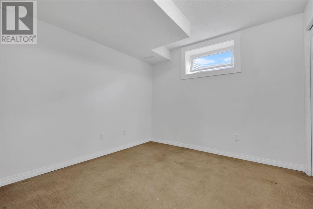 Single Family House for Sale in  Taracove Estate Drive NE Taradale Calgary 