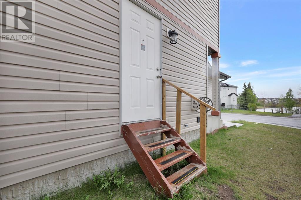 Single Family House for Sale in  Taracove Estate Drive NE Taradale Calgary 