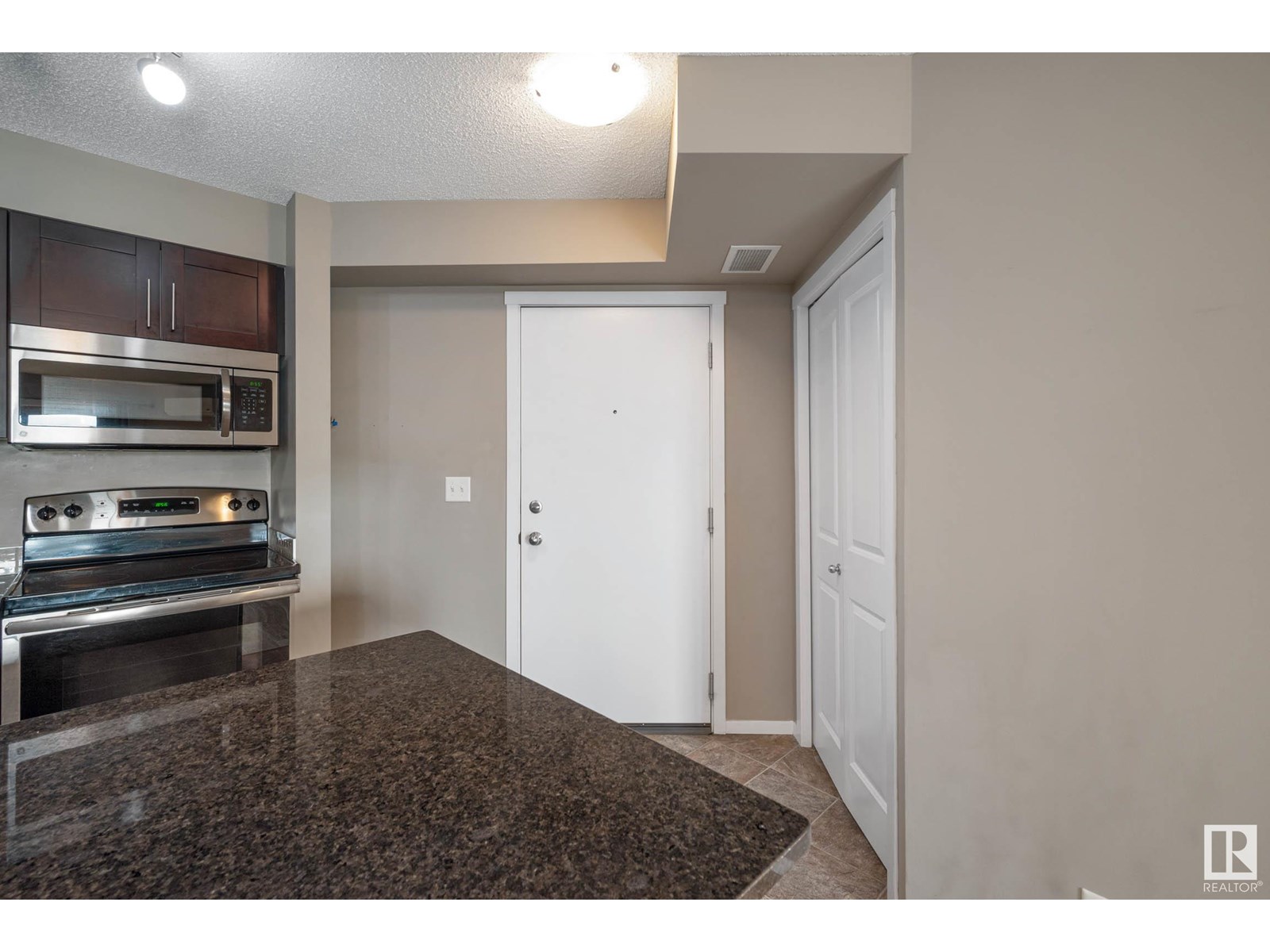 Photo 12 of 416 5370 Chappelle Rd Sw, Edmonton AB