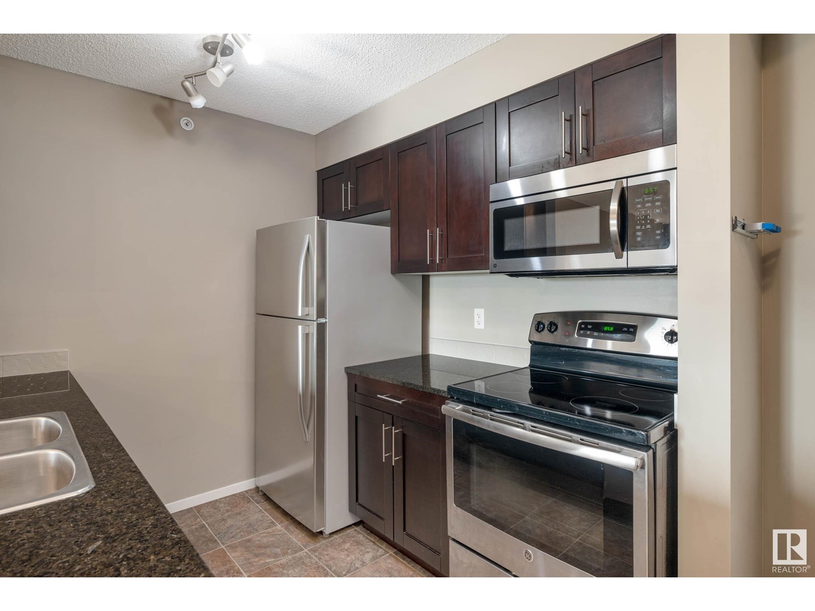 Photo 17 of 416 5370 Chappelle Rd Sw, Edmonton AB
