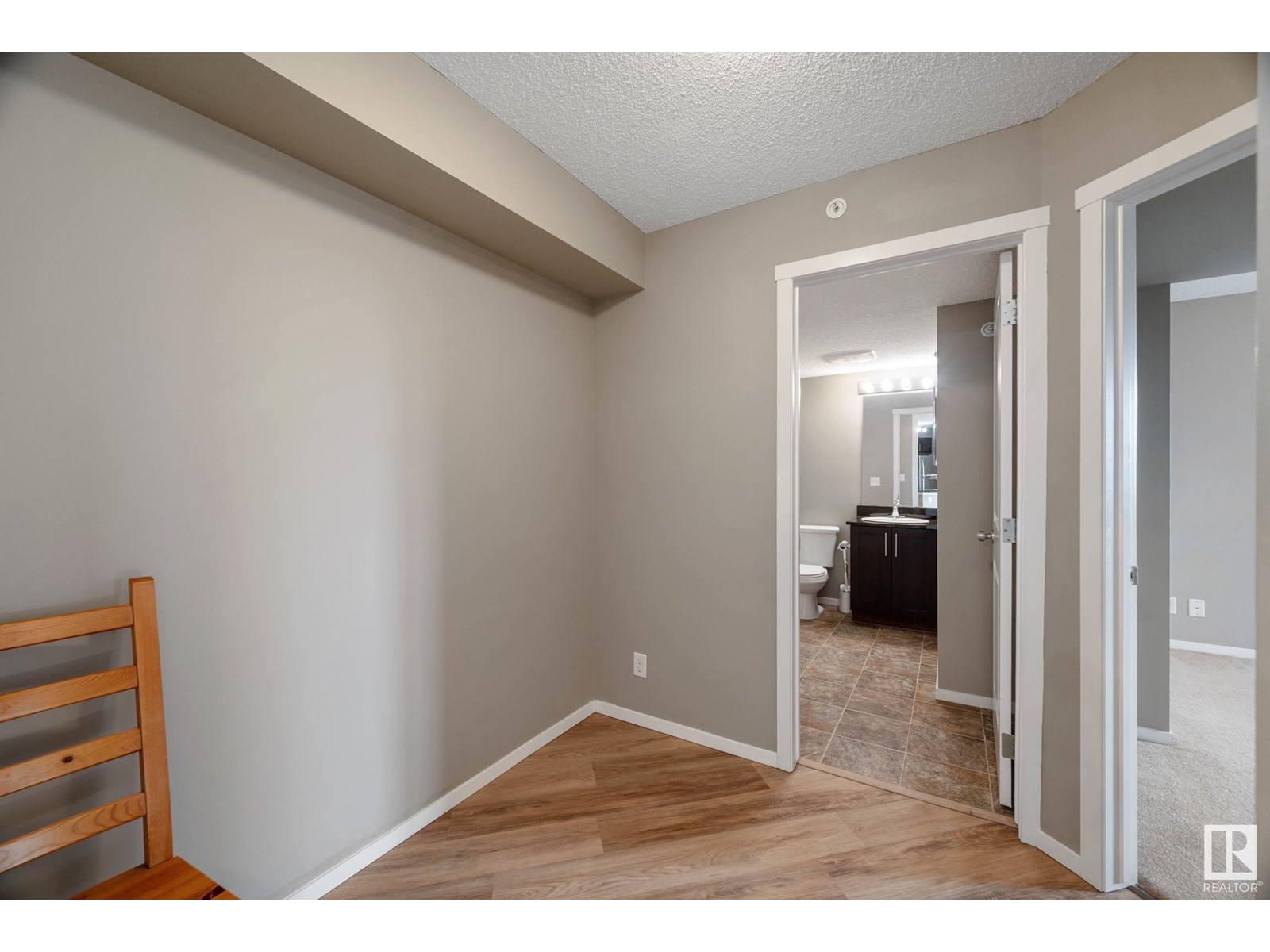 Photo 4 of 416 5370 Chappelle Rd Sw, Edmonton AB