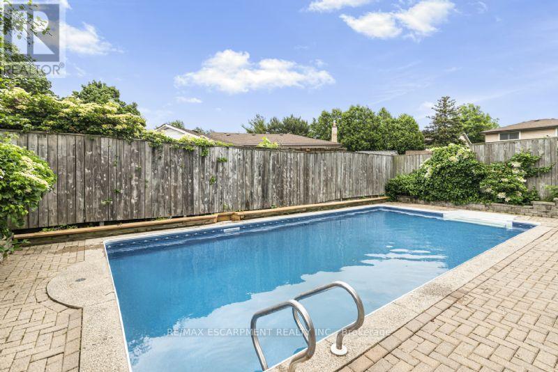 Single Family House for Sale in  LAVINA CRESCENT Hamilton (Mountview) 