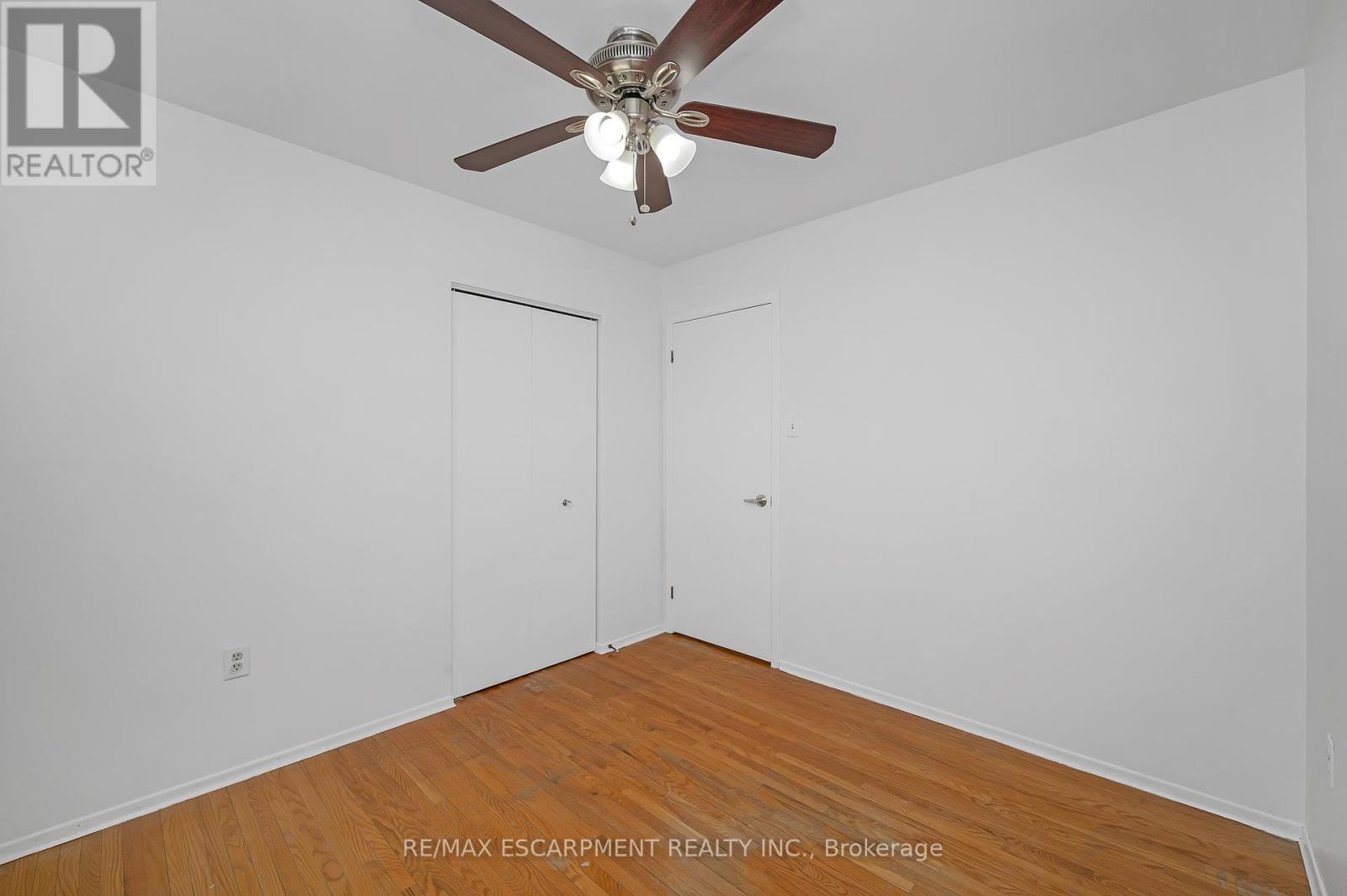 Single Family House for Sale in  LAVINA CRESCENT Hamilton (Mountview) 