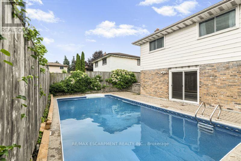 Single Family House for Sale in  LAVINA CRESCENT Hamilton (Mountview) 