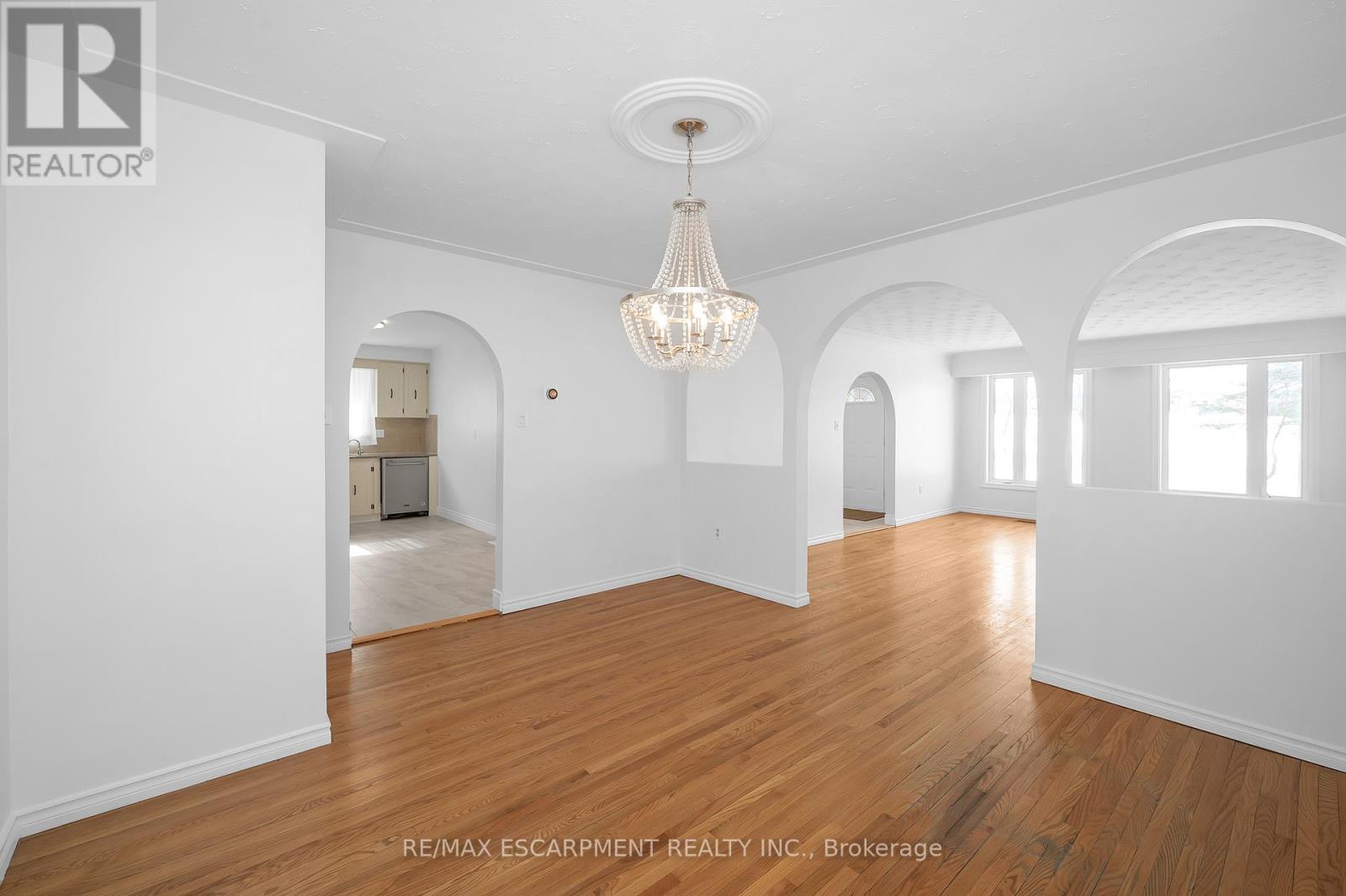 Single Family House for Sale in  LAVINA CRESCENT Hamilton (Mountview) 
