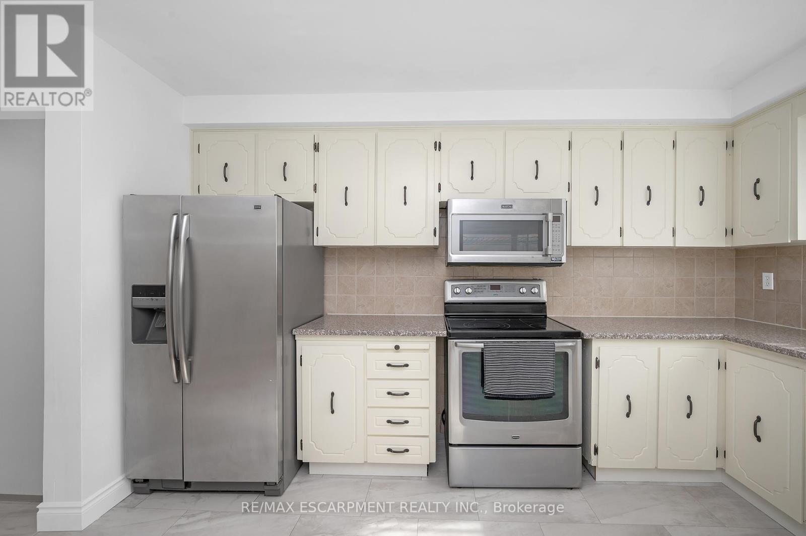 Single Family House for Sale in  LAVINA CRESCENT Hamilton (Mountview) 
