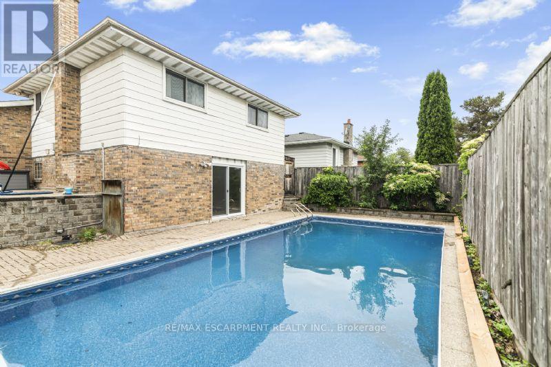Single Family House for Sale in  LAVINA CRESCENT Hamilton (Mountview) 