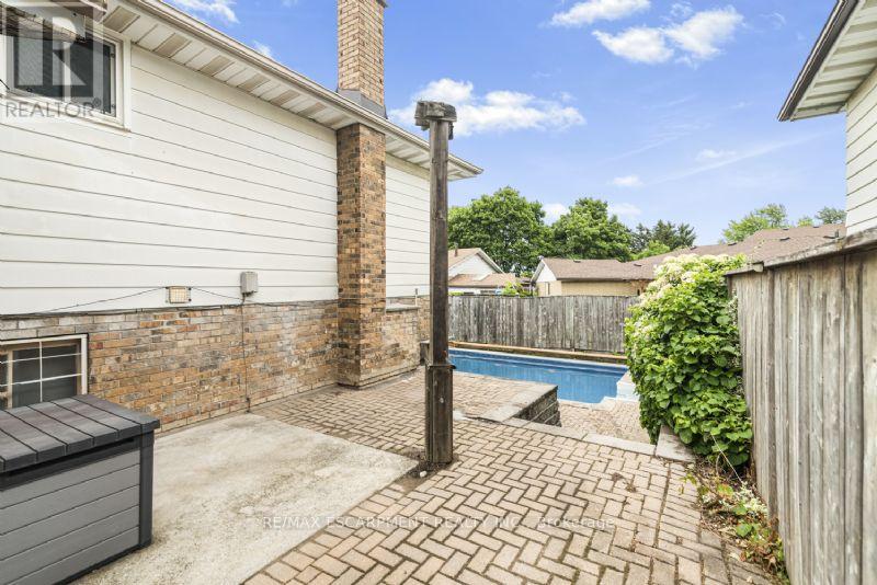 Single Family House for Sale in  LAVINA CRESCENT Hamilton (Mountview) 
