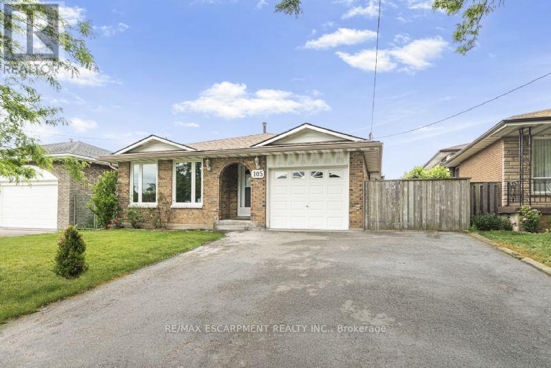Single Family House for Sale in  LAVINA CRESCENT Hamilton (Mountview) 
