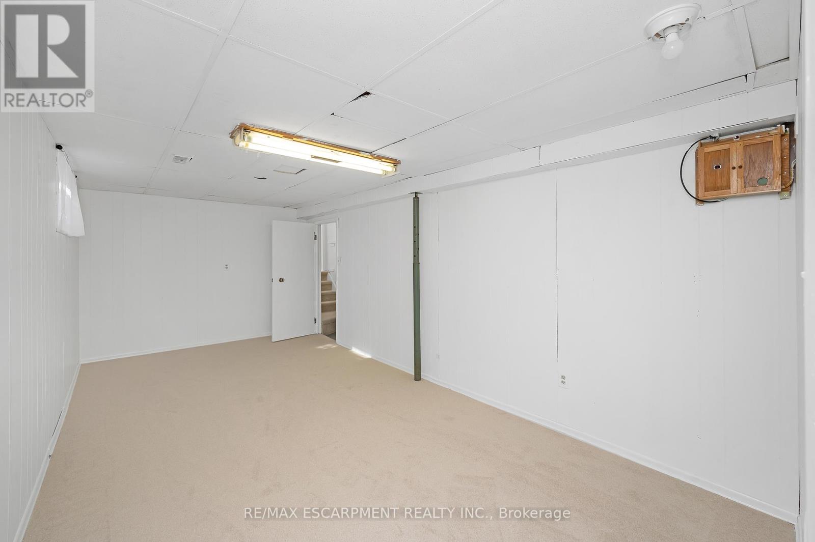 Single Family House for Sale in  LAVINA CRESCENT Hamilton (Mountview) 