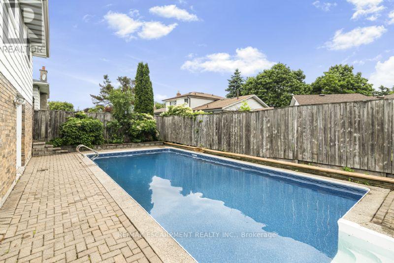 Single Family House for Sale in  LAVINA CRESCENT Hamilton (Mountview) 