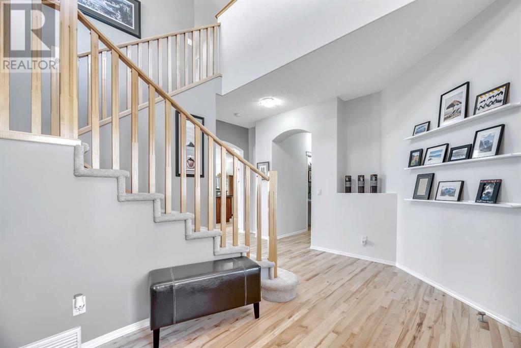 Single Family House for Sale in  Tuscany Ridge Close NW Tuscany Calgary 