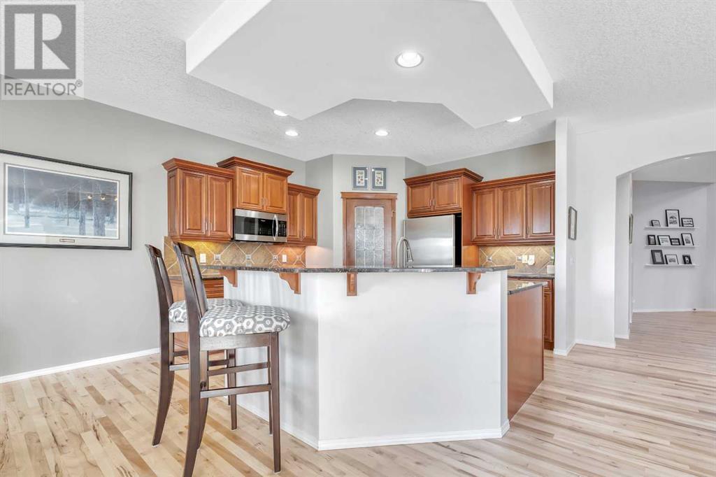 Single Family House for Sale in  Tuscany Ridge Close NW Tuscany Calgary 