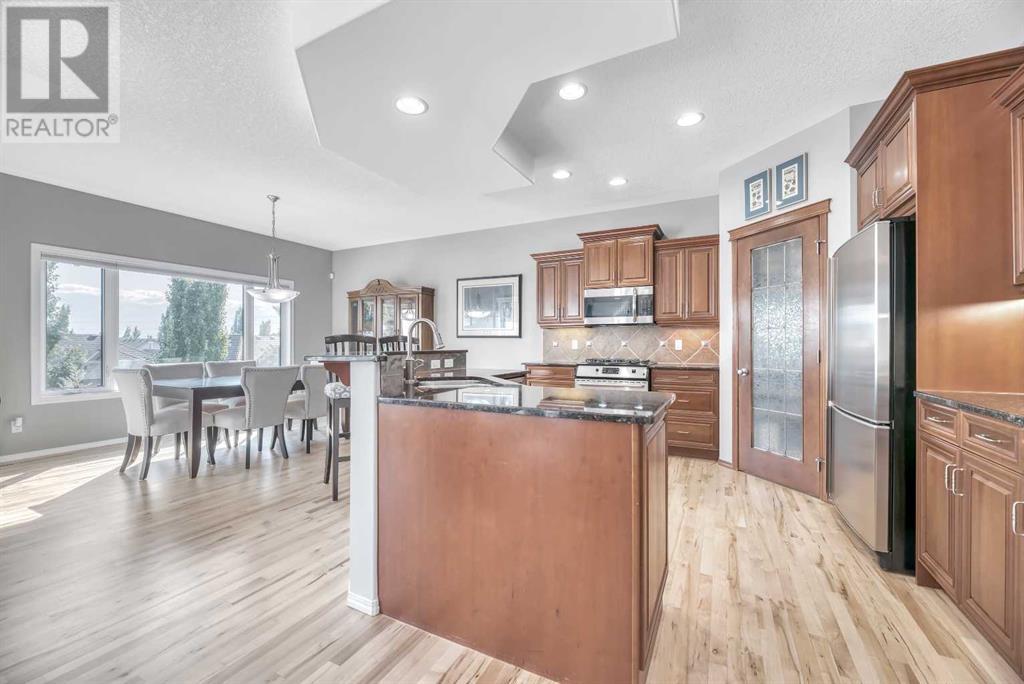 Single Family House for Sale in  Tuscany Ridge Close NW Tuscany Calgary 