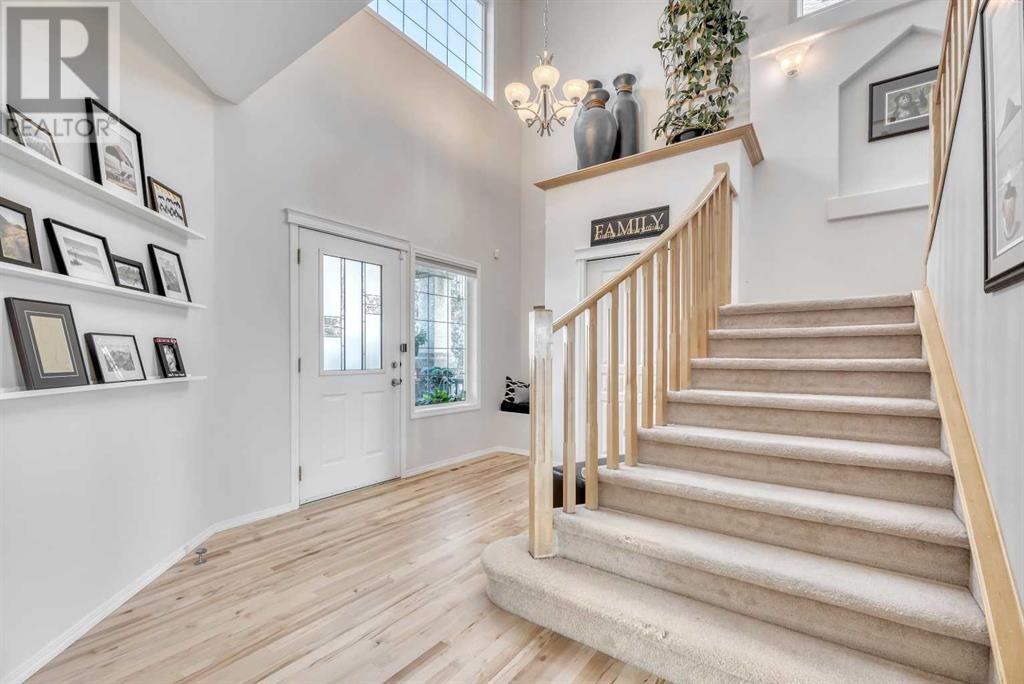 Single Family House for Sale in  Tuscany Ridge Close NW Tuscany Calgary 