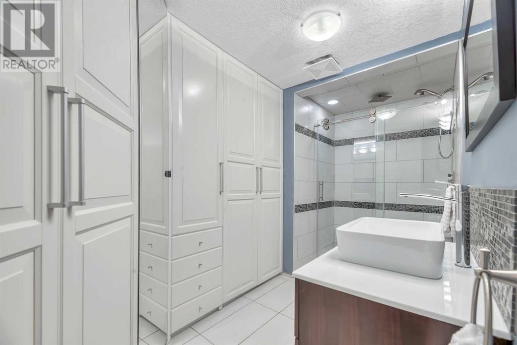 Single Family House for Sale in  Tuscany Ridge Close NW Tuscany Calgary 
