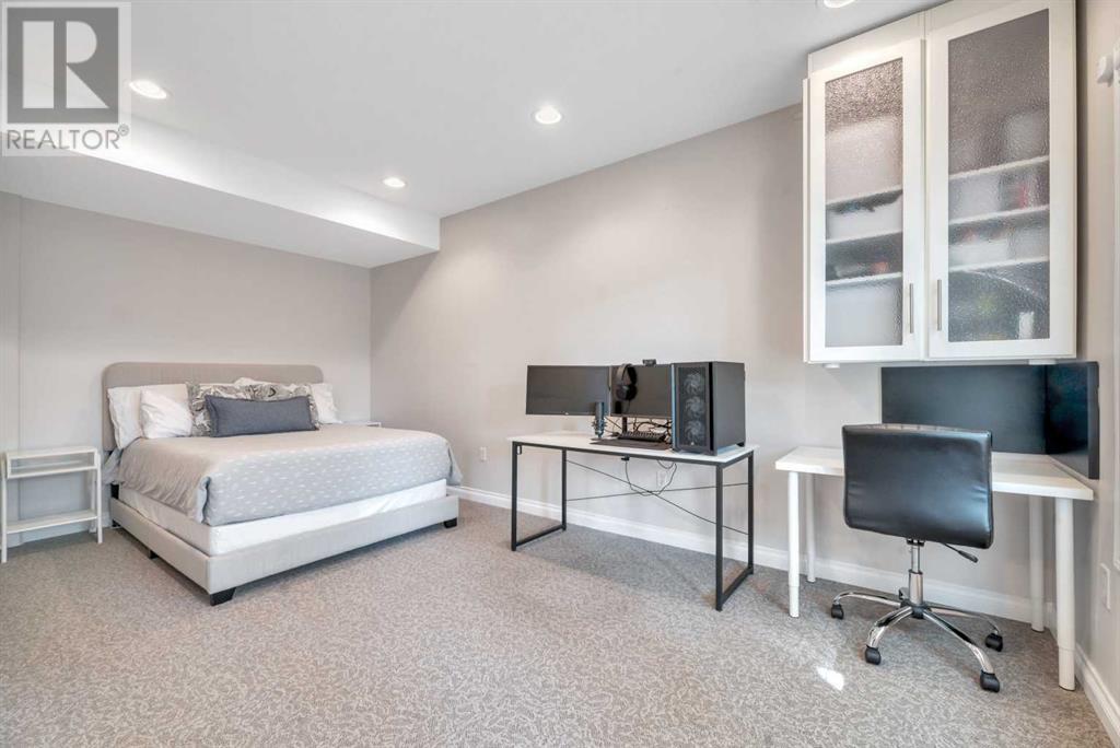 Single Family House for Sale in  Tuscany Ridge Close NW Tuscany Calgary 