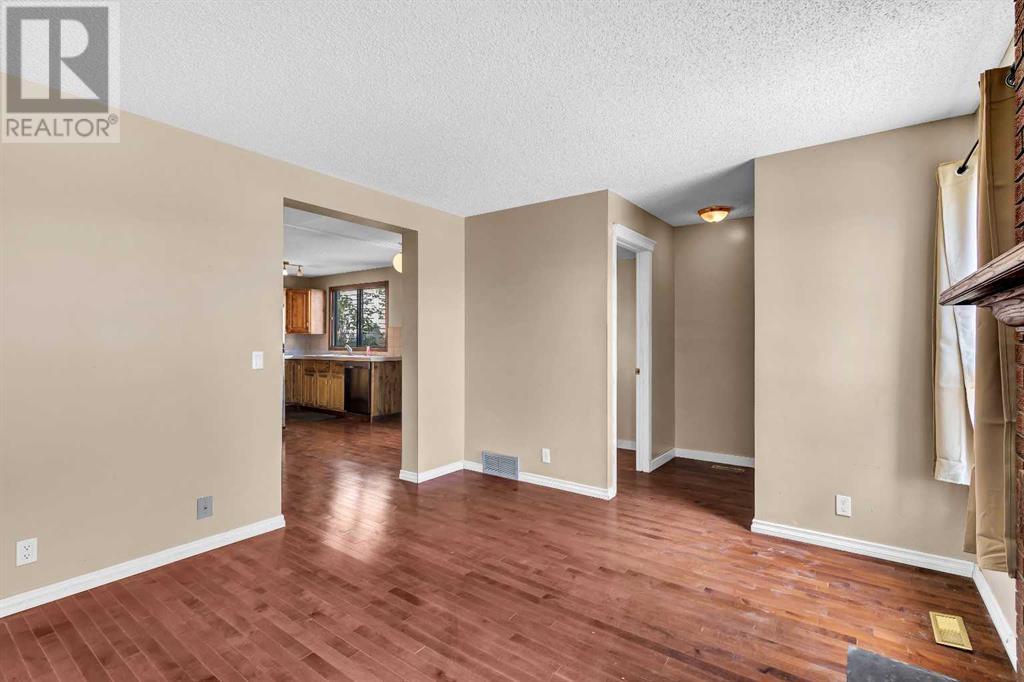 8007 Ranchview Drive NW Photo 16 - Calgary Real Estate