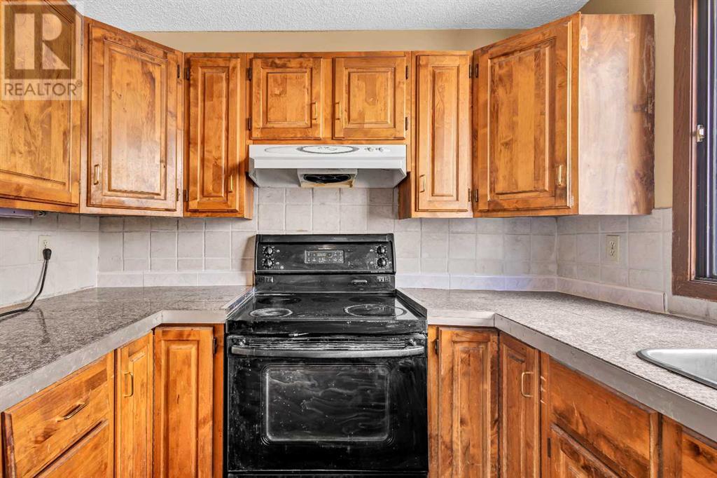 8007 Ranchview Drive NW Photo 12 - Calgary Real Estate