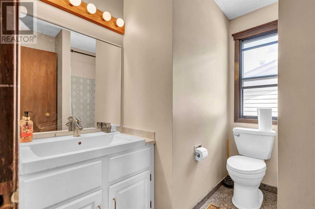 8007 Ranchview Drive NW Photo 22 - Calgary Real Estate