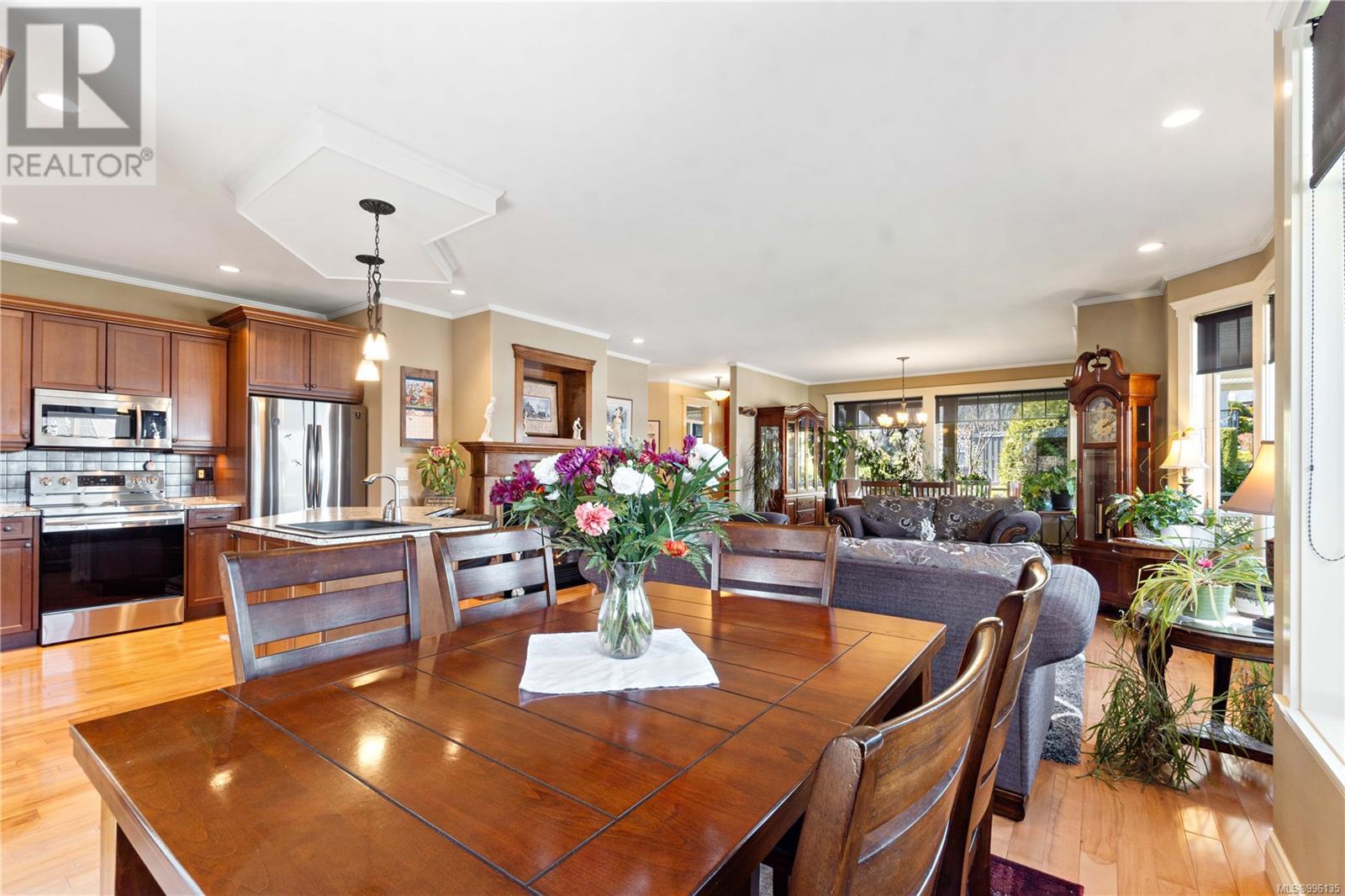 Photo 16 of 602 Steele Pl, Ladysmith BC