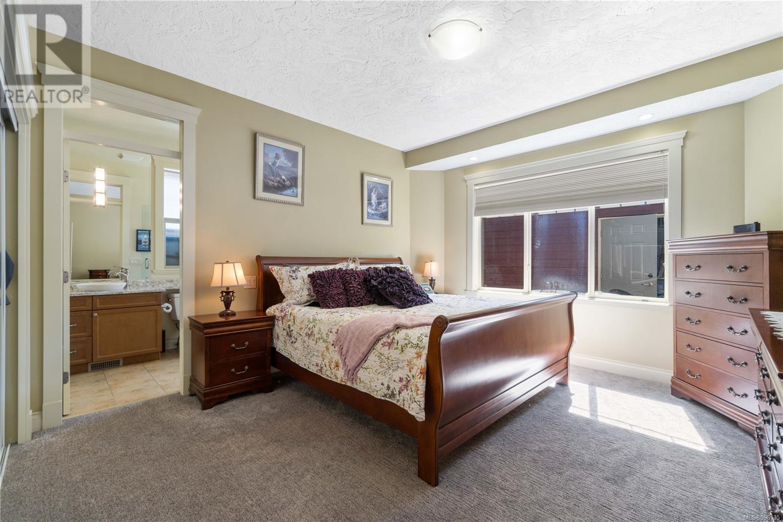 Photo 26 of 602 Steele Pl, Ladysmith BC