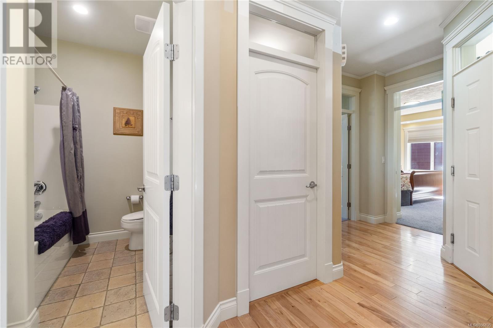Photo 32 of 602 Steele Pl, Ladysmith BC