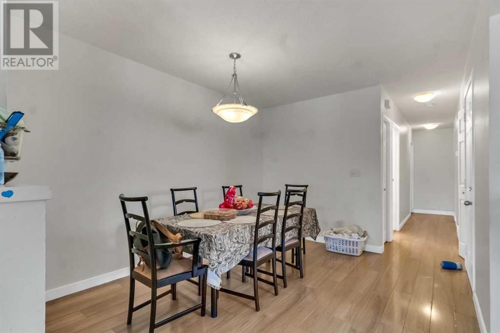 Single Family House Bi-level for Sale in  Berkley Drive NW Beddington Heights Calgary 