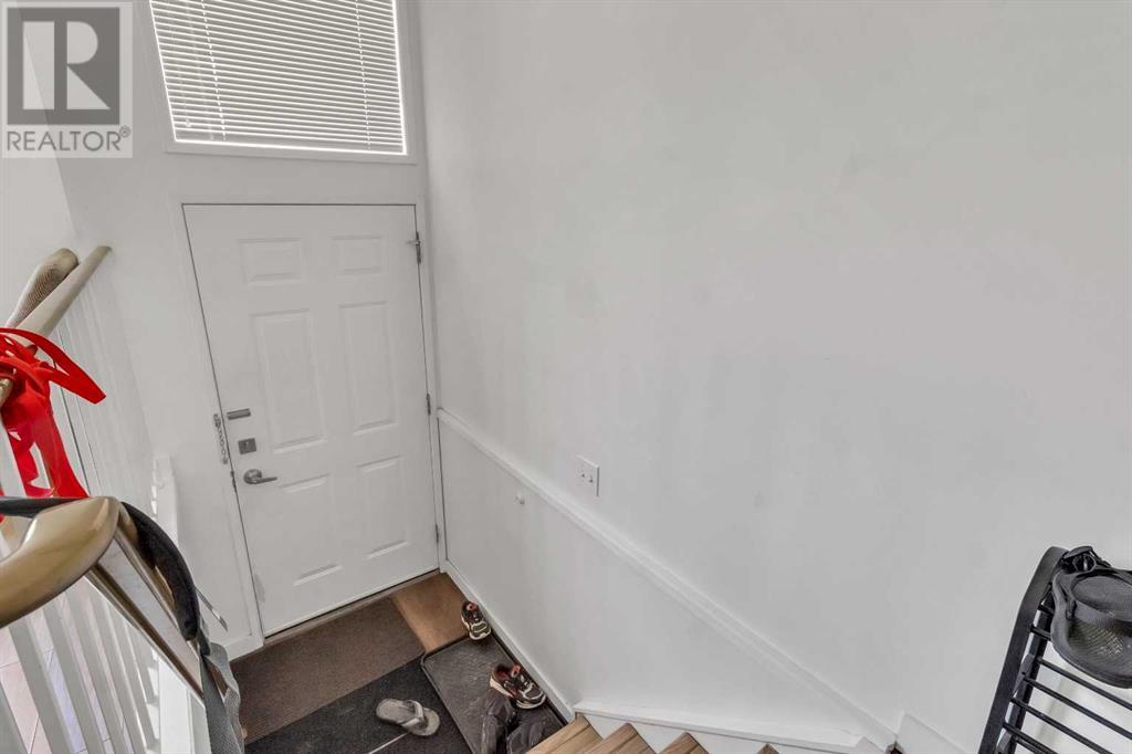 Single Family House Bi-level for Sale in  Berkley Drive NW Beddington Heights Calgary 