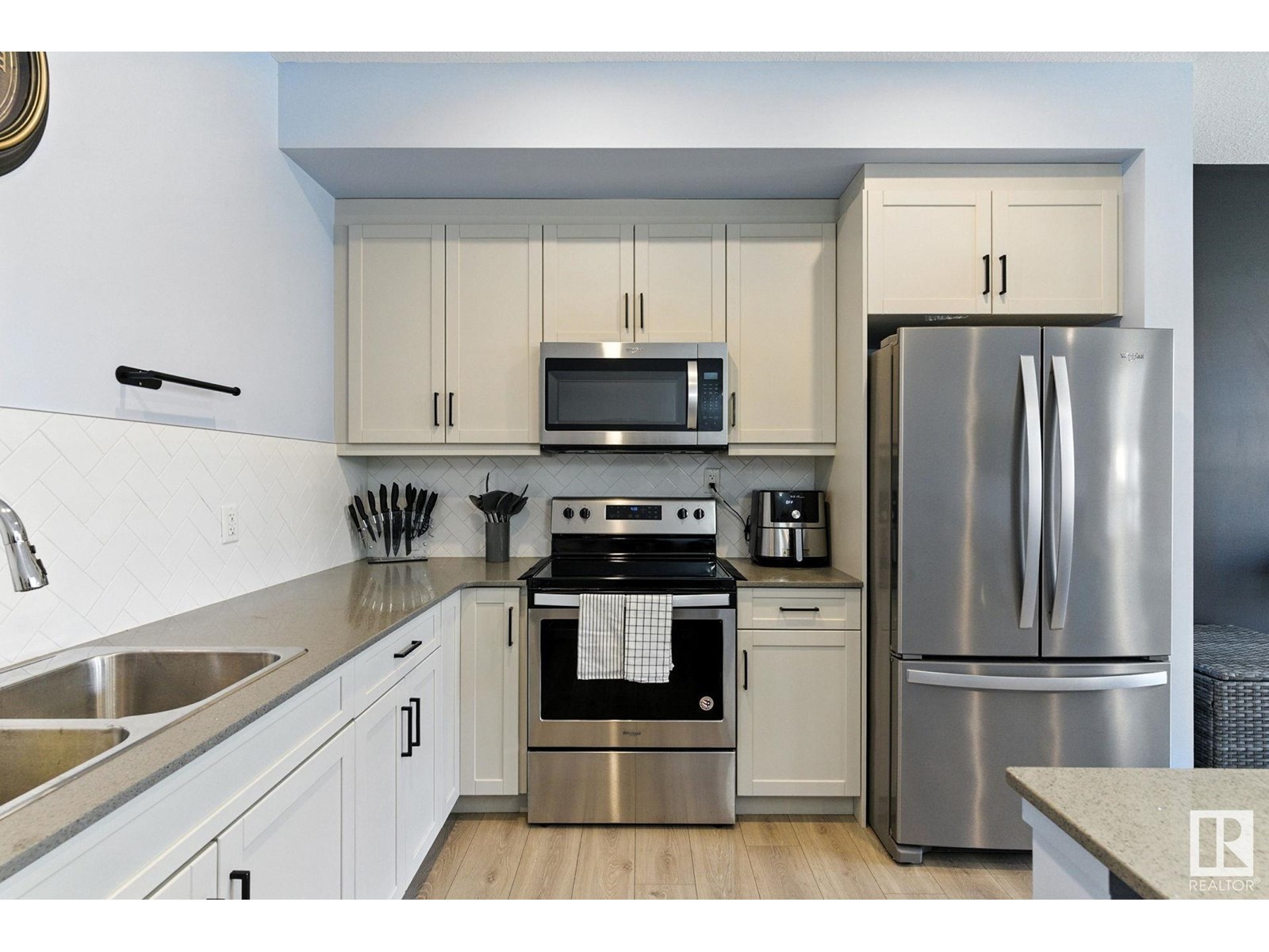 Photo 16 of 105 1304 Rutherford Rd Sw, Edmonton AB