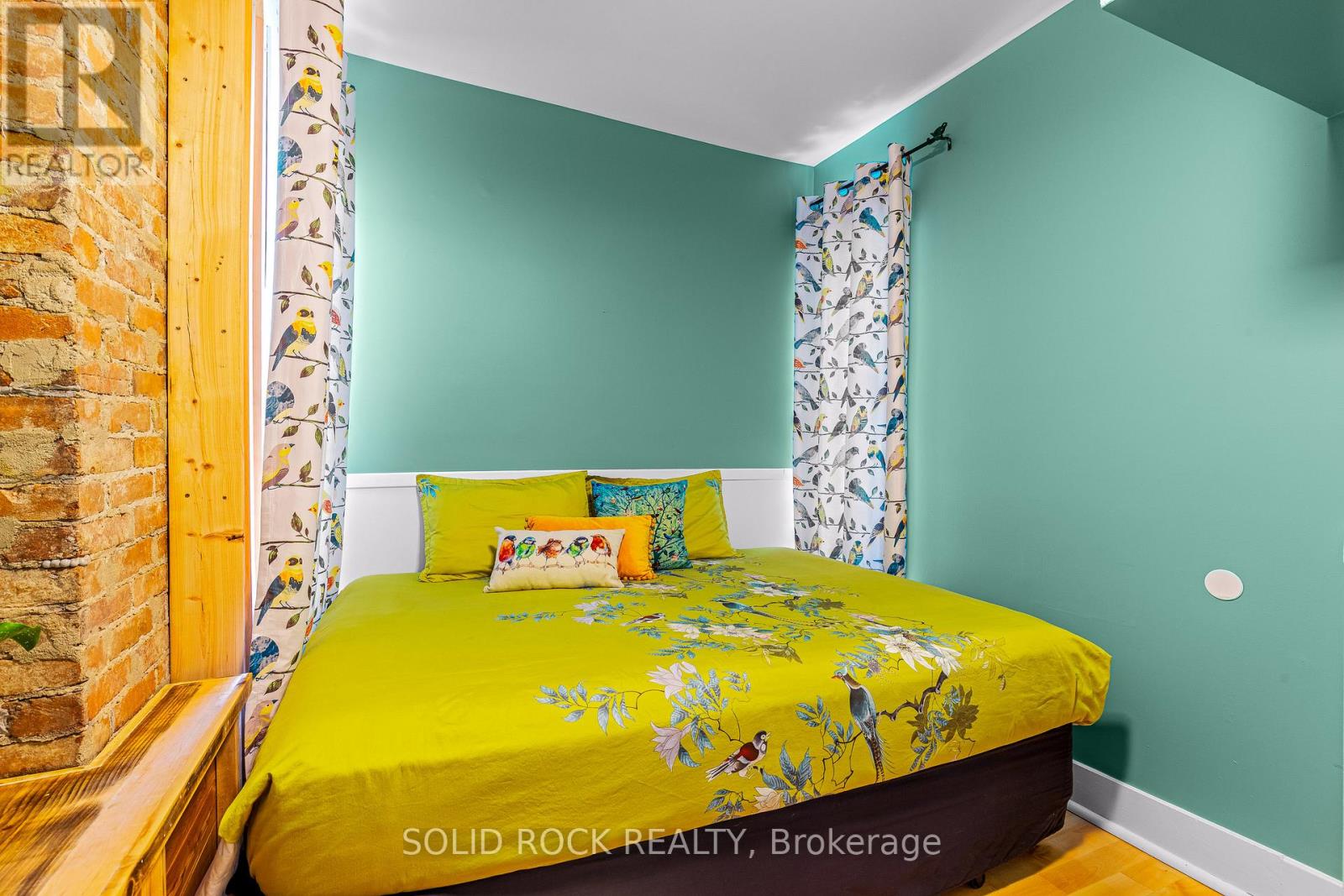 Photo 21 of 53 Wall Street, Brockville ON
