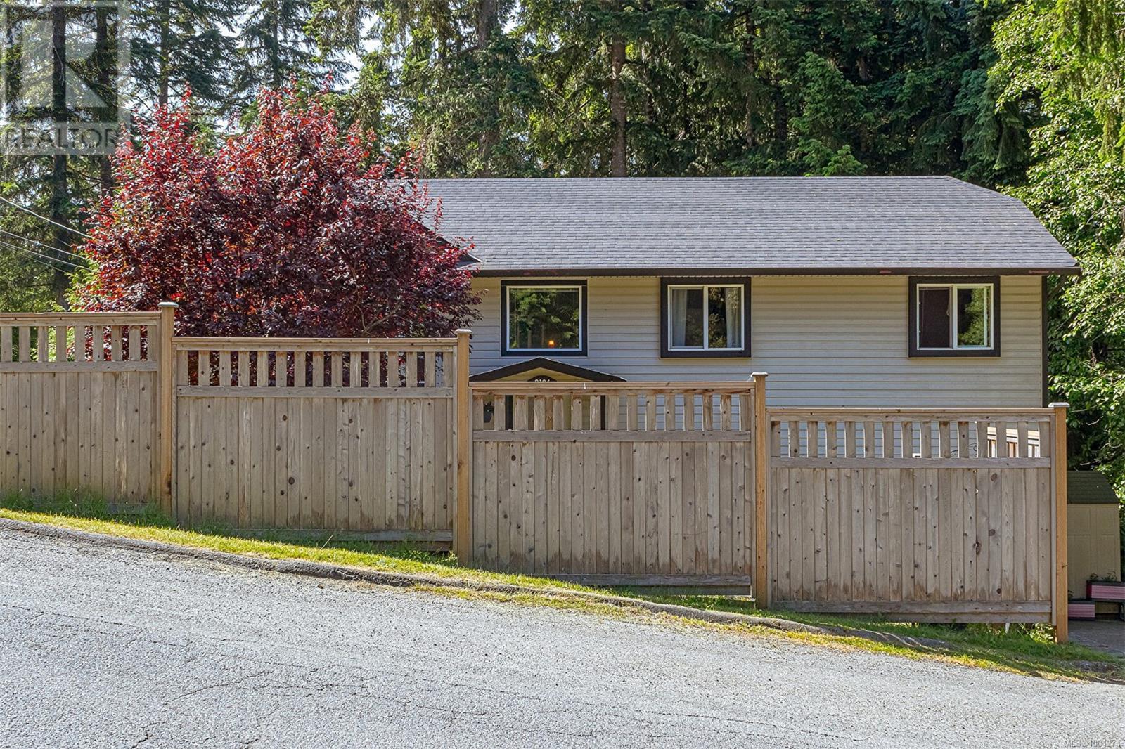 Photo 8 of 2186 Mckean Rd, Shawnigan Lake BC