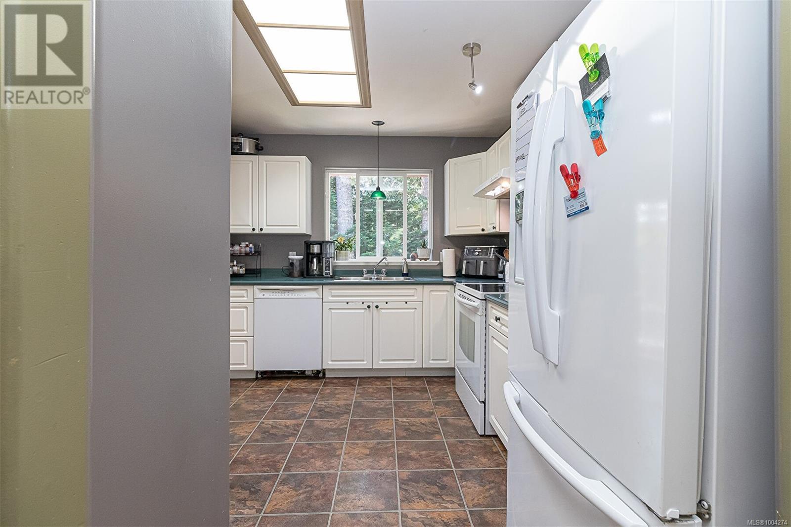 Photo 35 of 2186 Mckean Rd, Shawnigan Lake BC