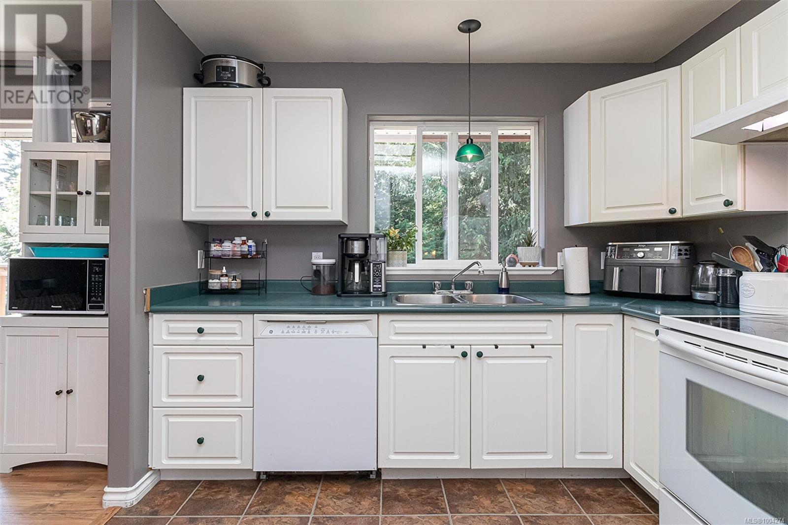 Photo 26 of 2186 Mckean Rd, Shawnigan Lake BC
