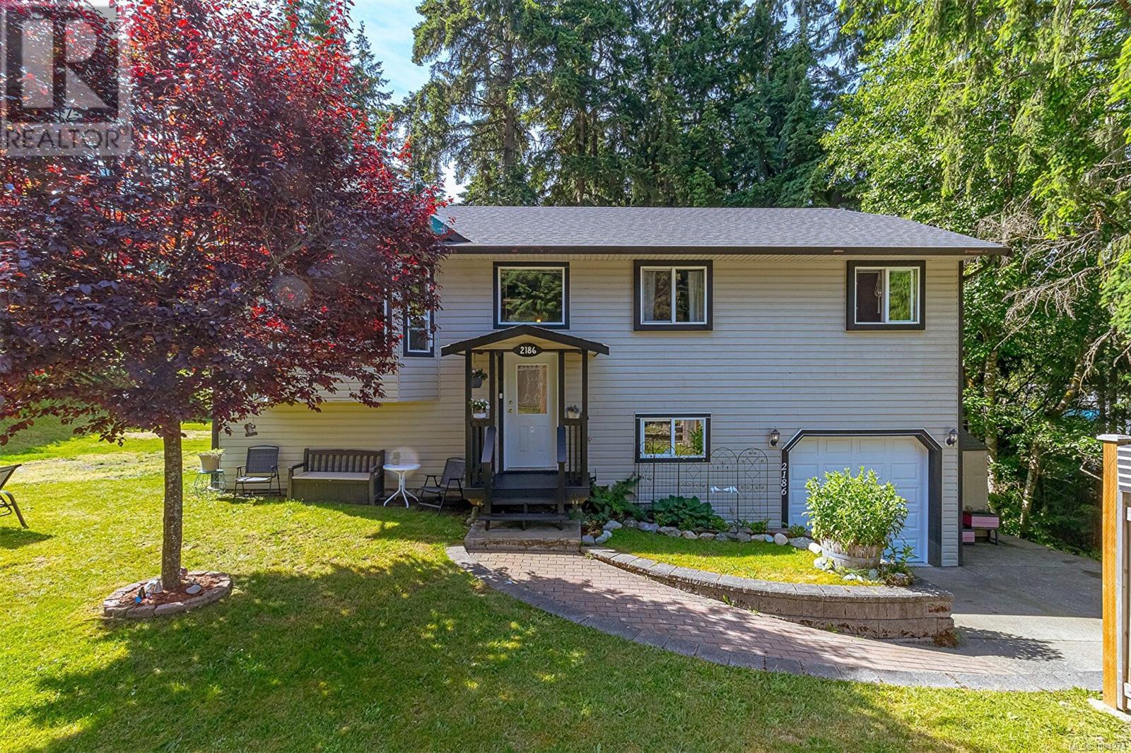 Photo 11 of 2186 Mckean Rd, Shawnigan Lake BC